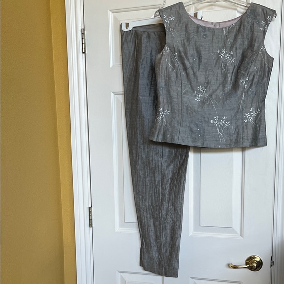 2 Piece Outfit (  NWOT ) - Picture 1 of 9